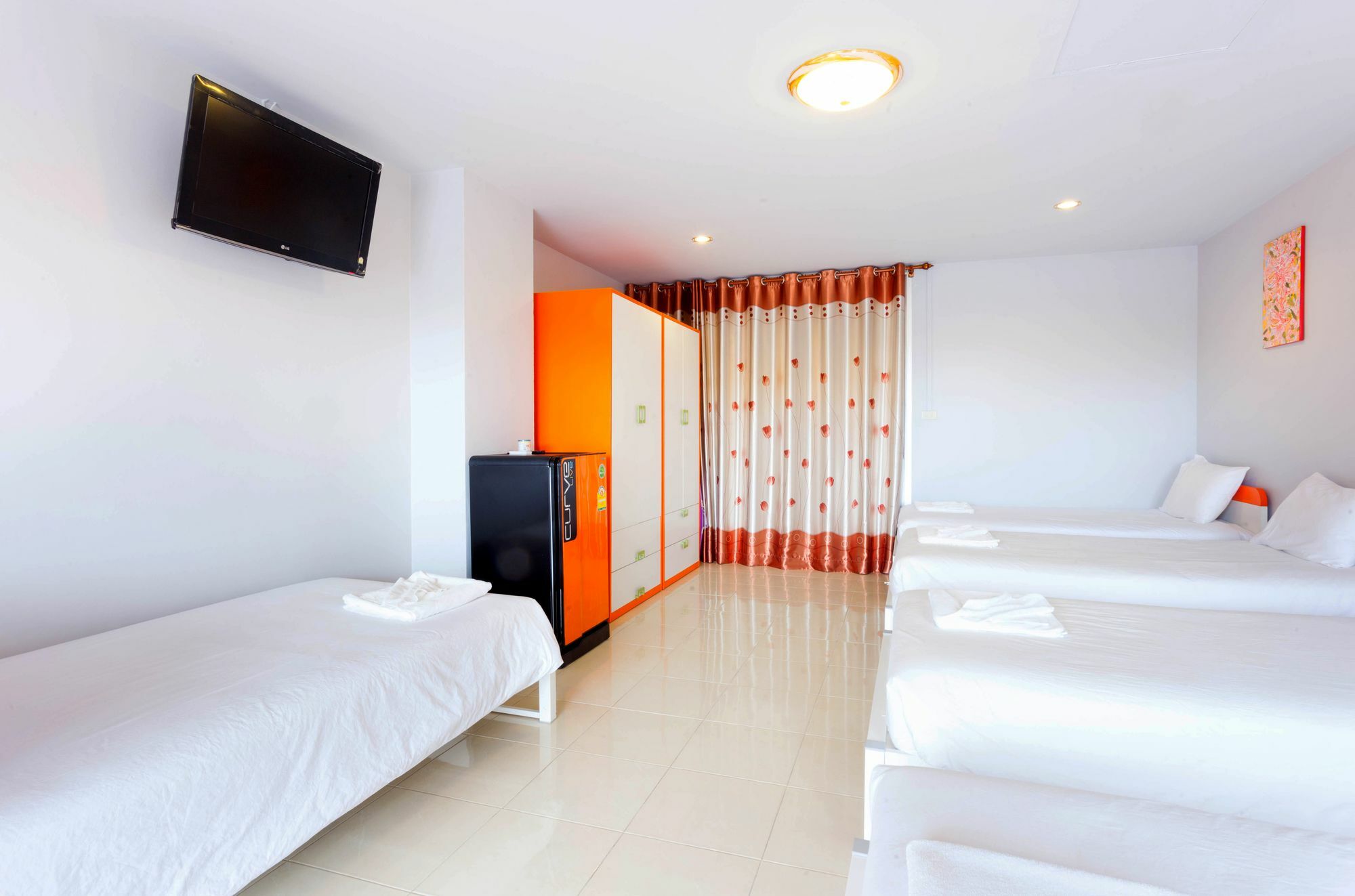 Luna Guesthouse And Travel Rawai Екстер'єр фото