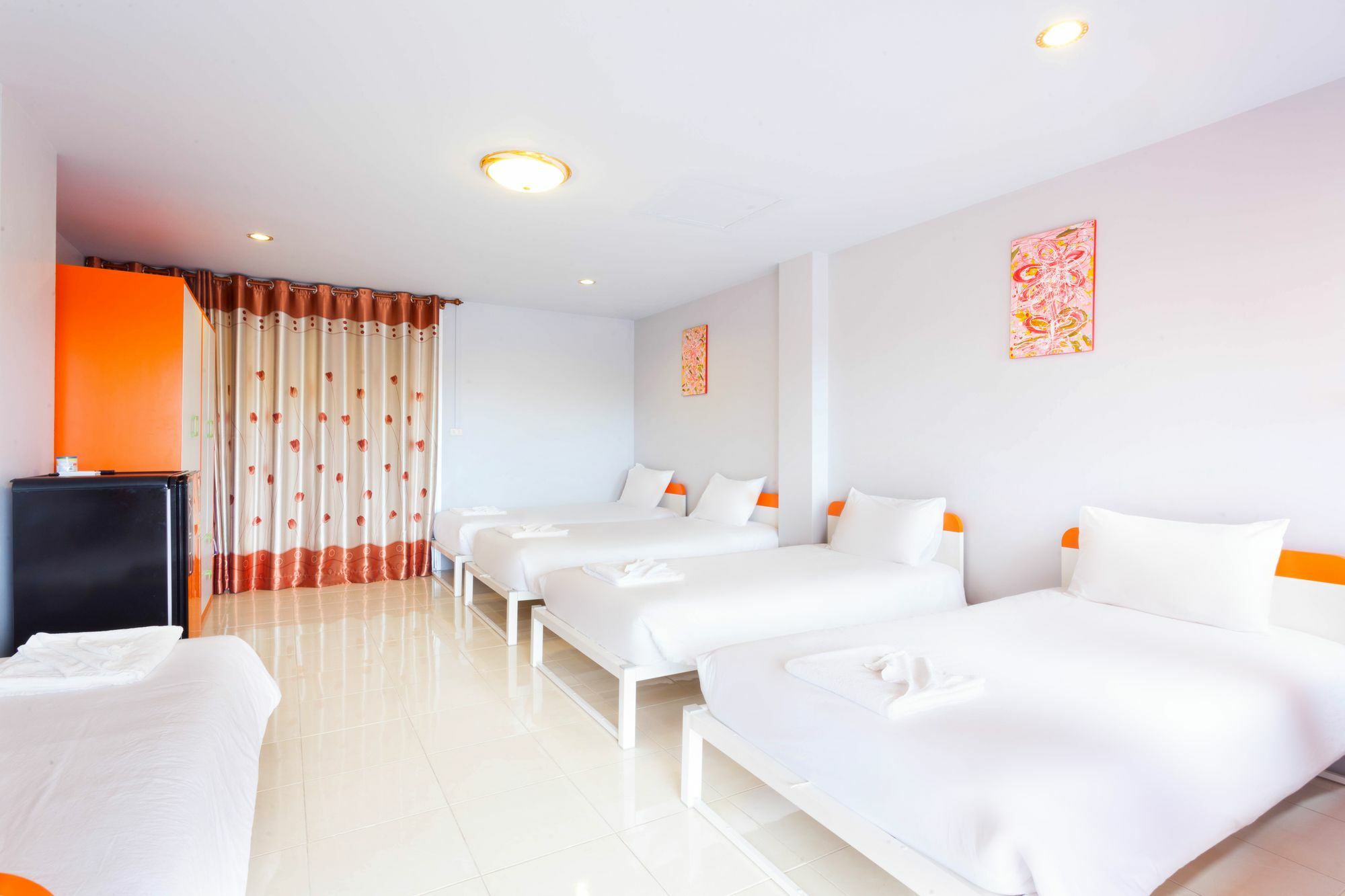 Luna Guesthouse And Travel Rawai Екстер'єр фото