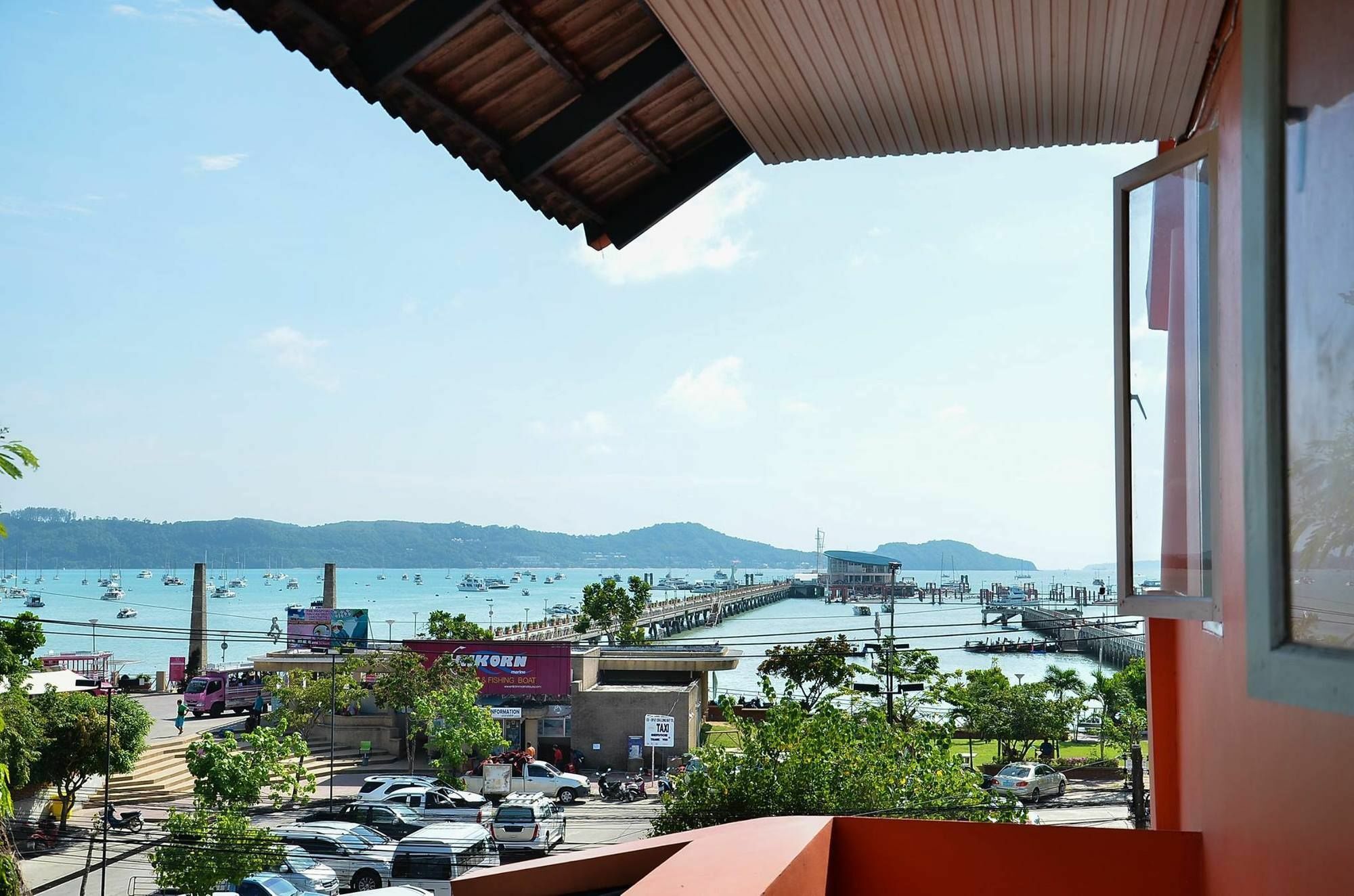 Luna Guesthouse And Travel Rawai Екстер'єр фото