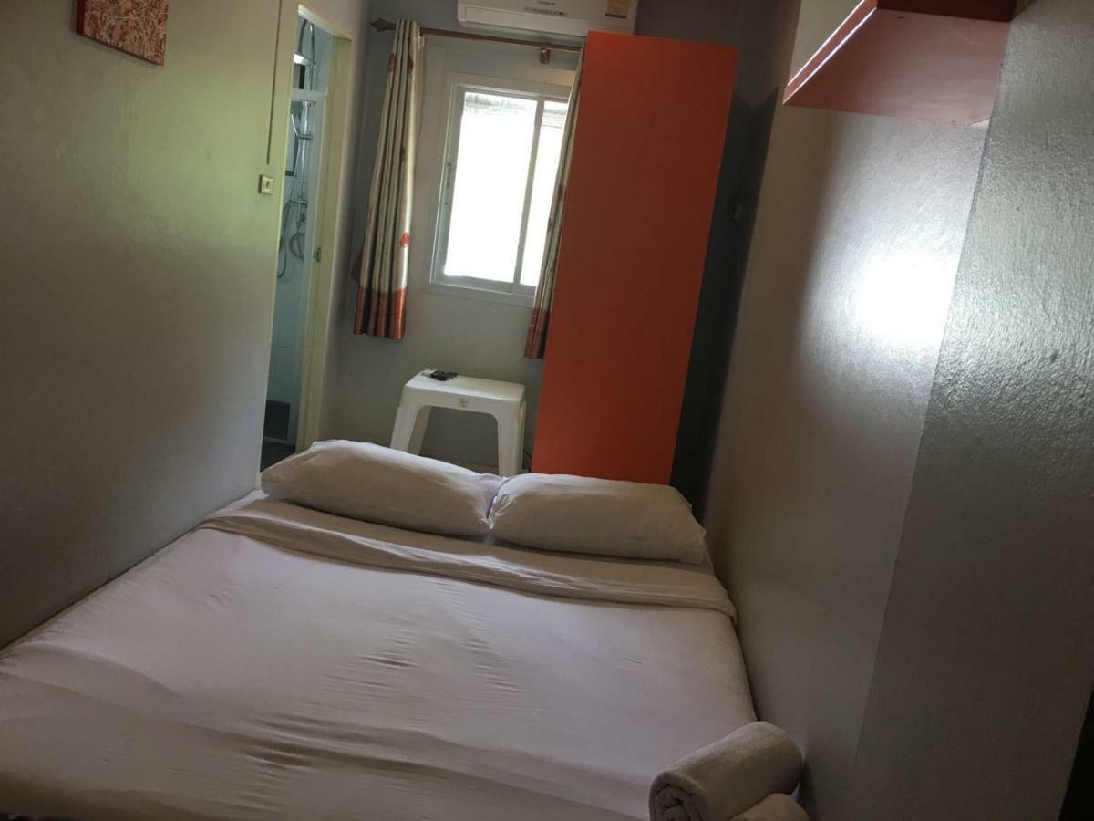 Luna Guesthouse And Travel Rawai Екстер'єр фото