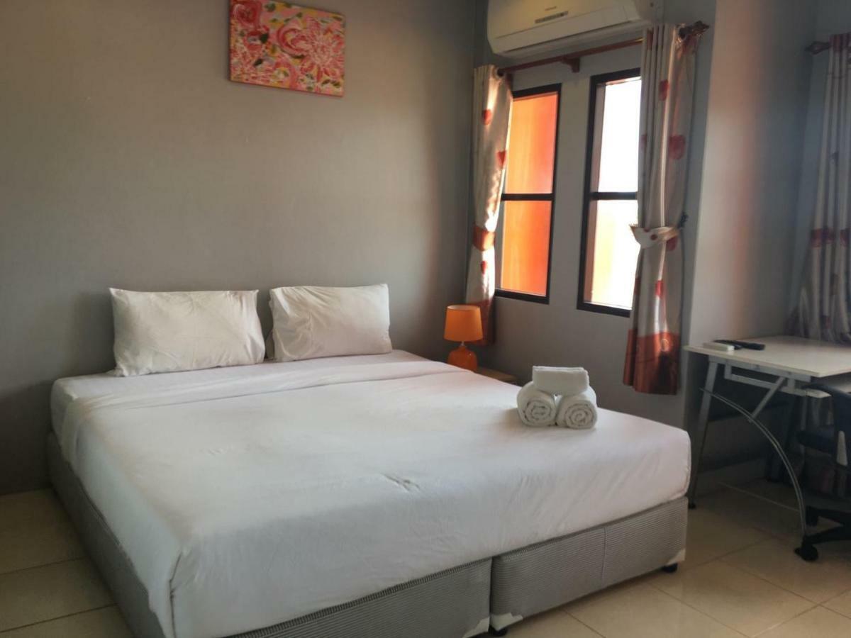 Luna Guesthouse And Travel Rawai Екстер'єр фото