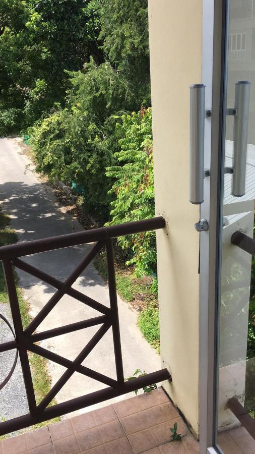 Luna Guesthouse And Travel Rawai Екстер'єр фото